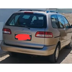 Toyota Sienna 2002