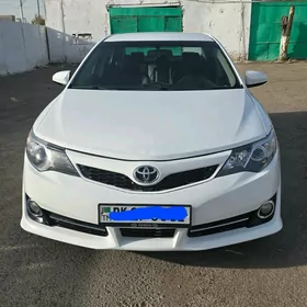 Toyota Camry 2014