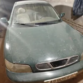 Daewoo Nubira 1998