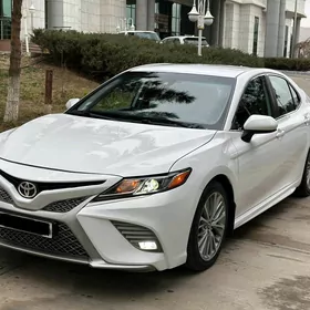 Toyota Camry 2020
