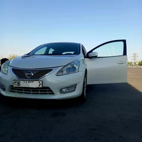 Nissan Tiida 2013