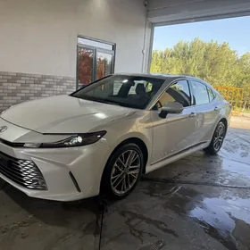 Toyota Camry 2025