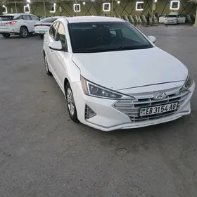 Hyundai Elantra 2019