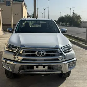 Toyota Hilux 2025