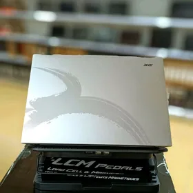 Aspire Lite 16 /8 RAM /512 SSD