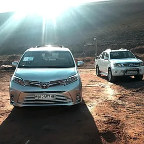 Toyota Sienna 2019