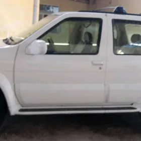 Infiniti QX4 2001