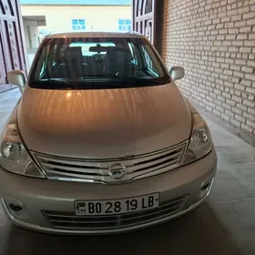Nissan Versa 2012