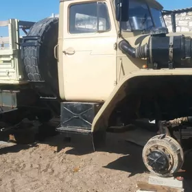 Ural 4320 1981