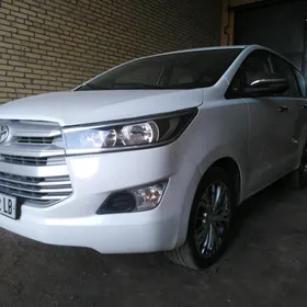 Toyota Innova 2020