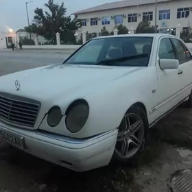 Mercedes-Benz E320 1996