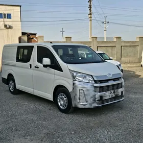 Toyota Hiace 2025