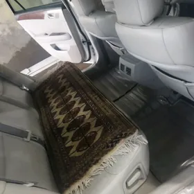 Toyota Avalon 2010