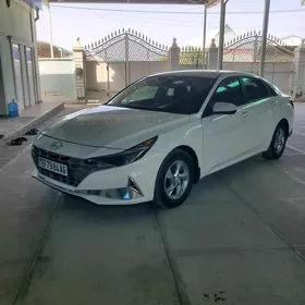 Hyundai Elantra 2022