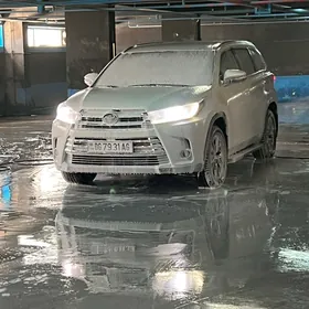 Toyota Highlander 2018