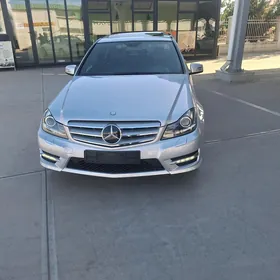 Mercedes-Benz C350 2013