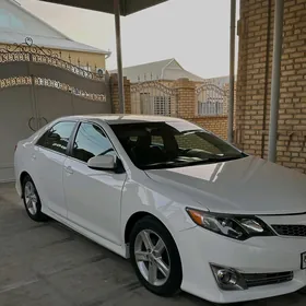 Toyota Camry 2013