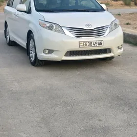 Toyota Sienna 2016