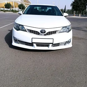 Toyota Camry 2013