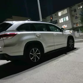 Toyota Highlander 2018