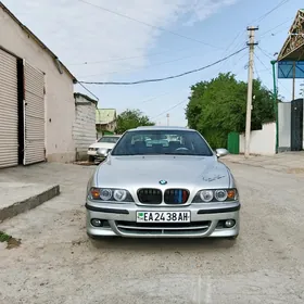 BMW E39 2001