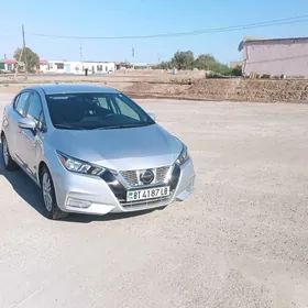 Nissan Versa 2021