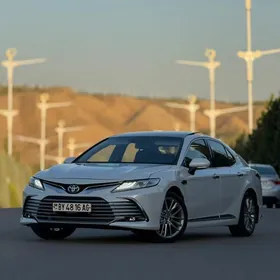 Toyota Camry 2019