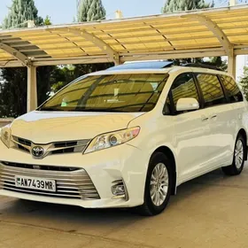Toyota Sienna 2017