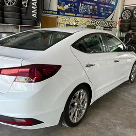 Hyundai Elantra 2020