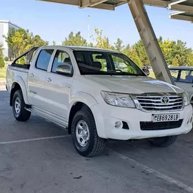 Toyota Hilux 2013