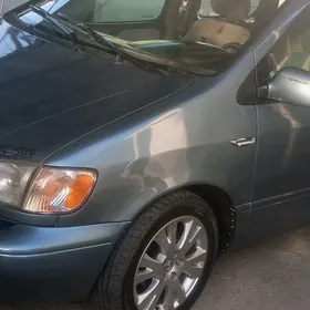 Toyota Sienna 1999