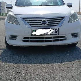 Nissan Versa 2012