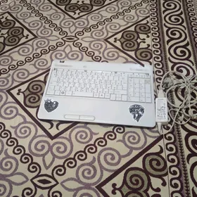 Noutbuk Satellite.
