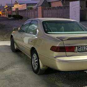 Toyota Camry 2001