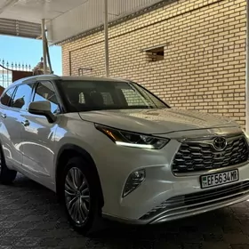 Toyota Highlander 2021