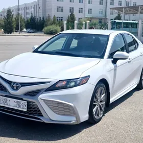 Toyota Camry 2022
