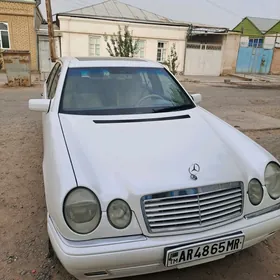 Mercedes-Benz E320 1996