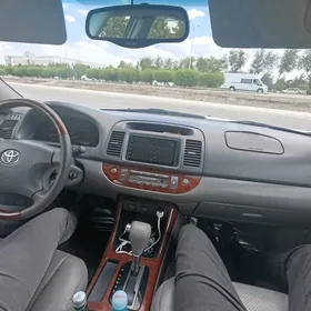 Toyota Camry 2004