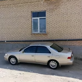 Toyota Camry 1999