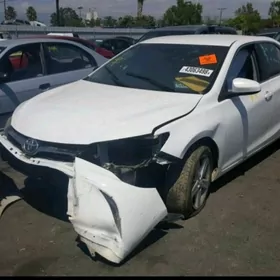 Toyota Camry 2016