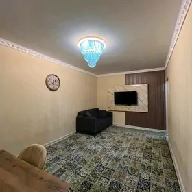 11 mkr  1 etaj 1 komnat 