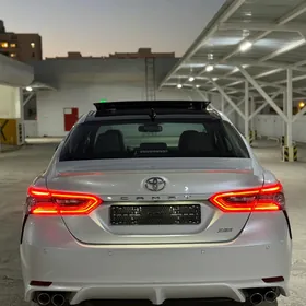 Toyota Camry 2021