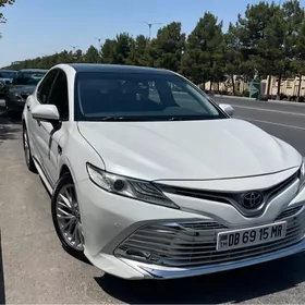 Toyota Camry 2018