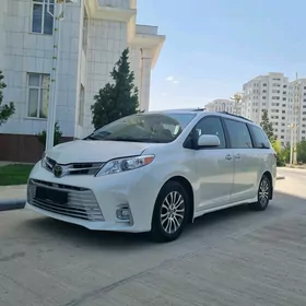 Toyota Sienna 2019