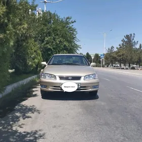 Toyota Camry 1999