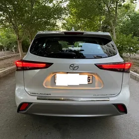 Toyota Highlander 2022
