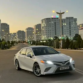 Toyota Camry 2019