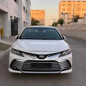 Toyota Camry 2018