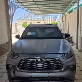 Toyota Highlander 2023