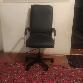 gigant.    kreslo
